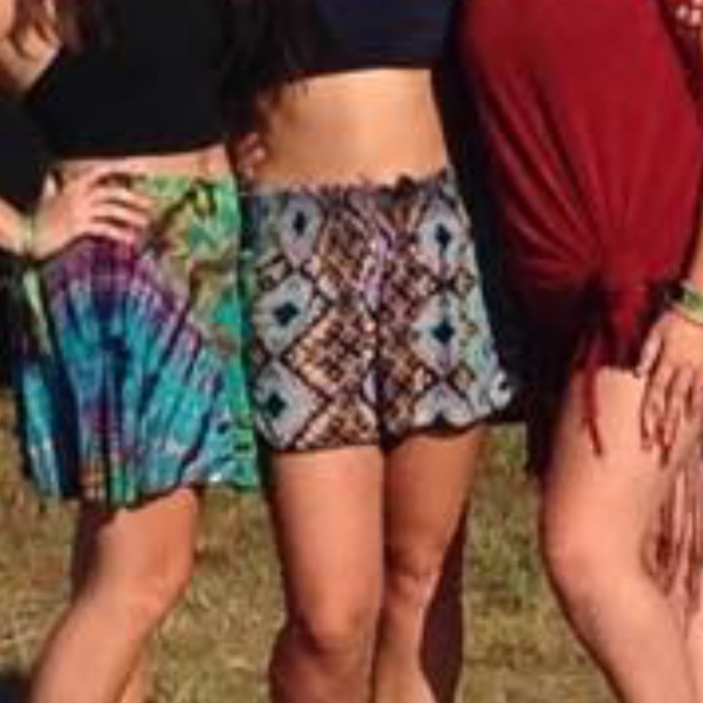 Patterned shorts - Picture 2 of 2